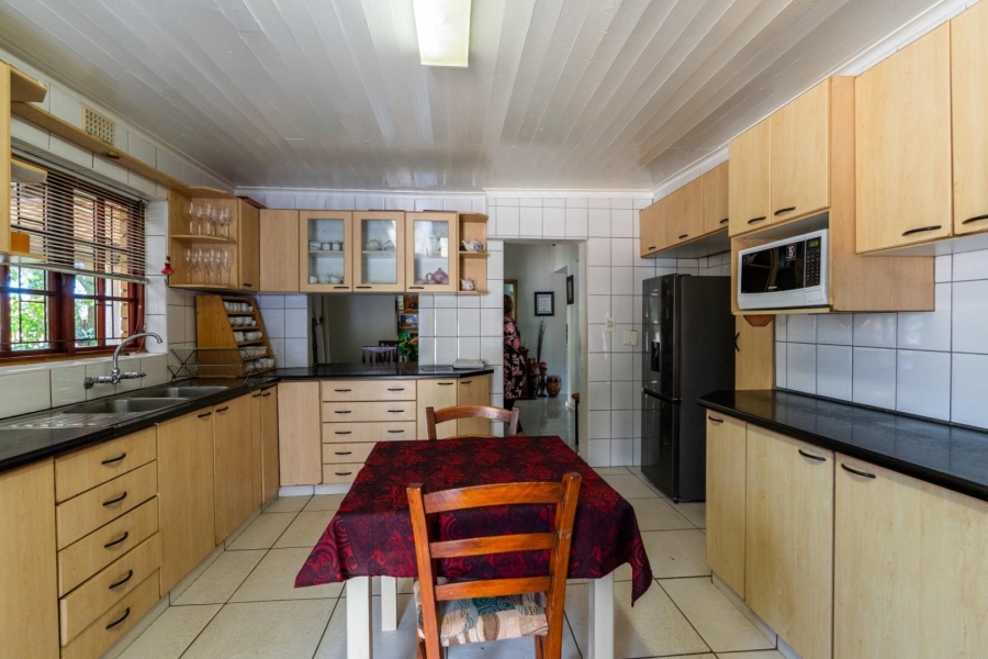 7 Bedroom Property for Sale in Cloetesville Western Cape